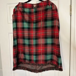 Curvy plaid pencil skirt